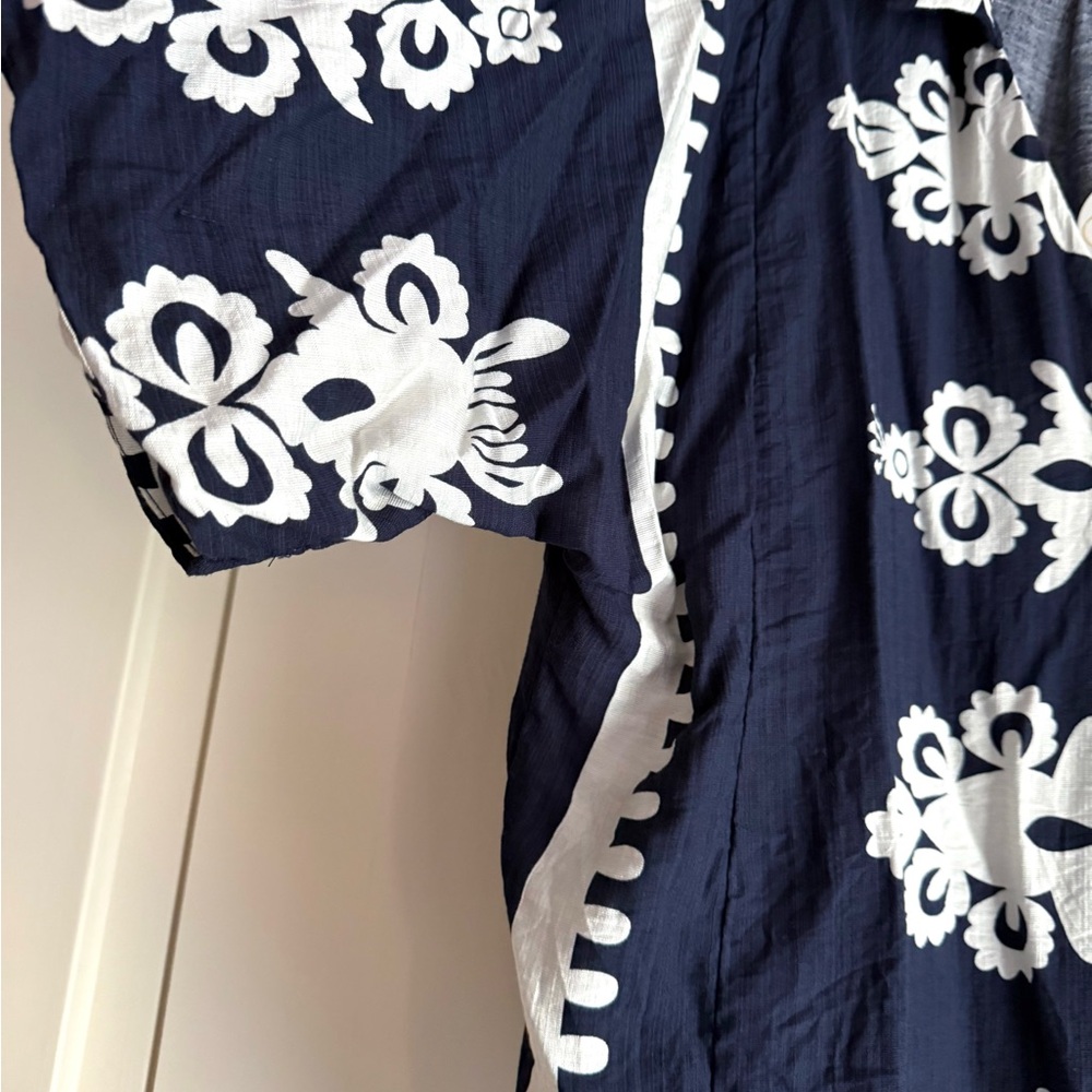 Umgee Navy and White Patterned Blouse - Picture 2 of 4
